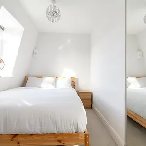 Apartment Modern 1 Bed Flat 2 Mins Walk From Restaurants Bars Clubs & Beach! Wow!, Bournemouth